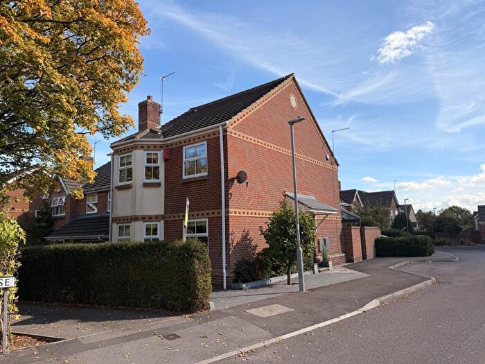 4 Bedroom Detached House For Sale In Acacia Close, Chippenham, SN14