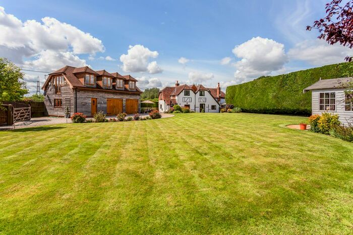 5 Bedroom Detached House For Sale In Elliotts Corner, Hook, RG27