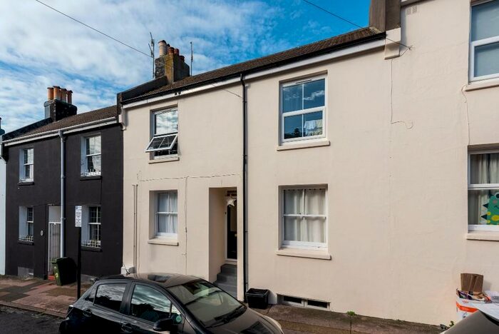 1 Bedroom Flat To Rent In Grove Street, BN2