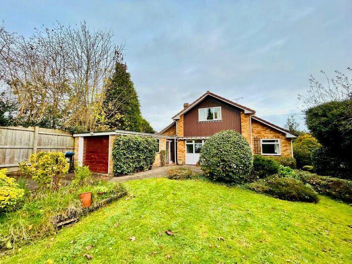 4 Bedroom House To Rent In Villiers Road, Kenilworth, CV8