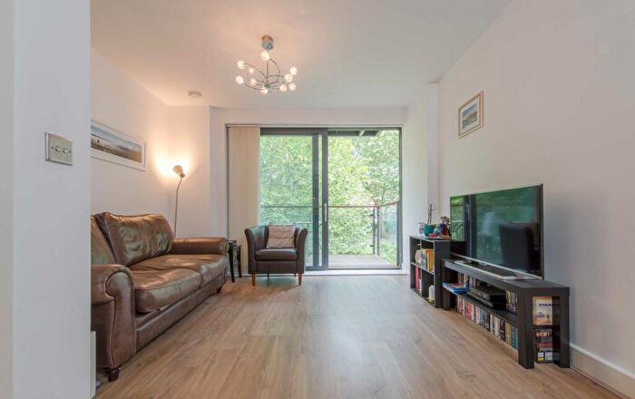 1 Bedroom Apartment To Rent In Kennington Road, London, SE11