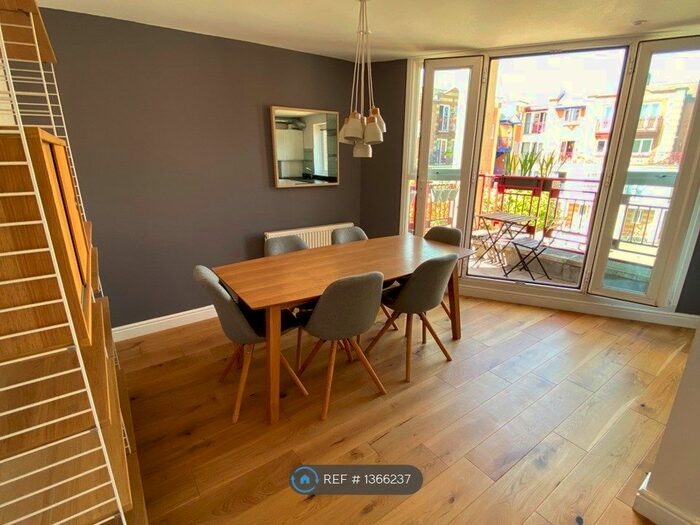 3 Bedroom Terraced House To Rent In Hopewell Street, London, SE5
