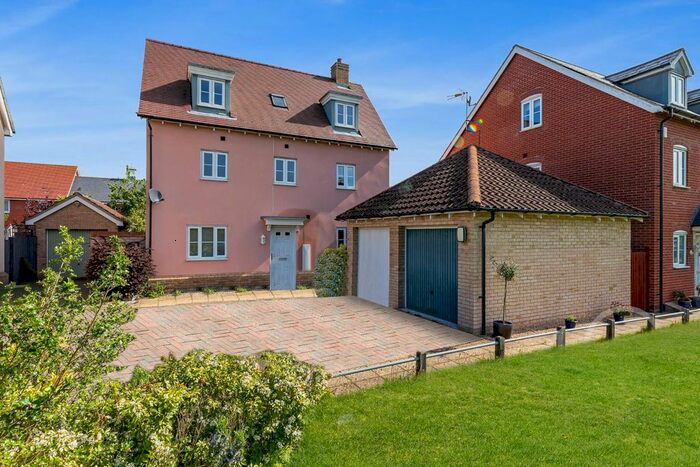 5 Bedroom Detached House To Rent In Spencer Road, Colchester, CO2