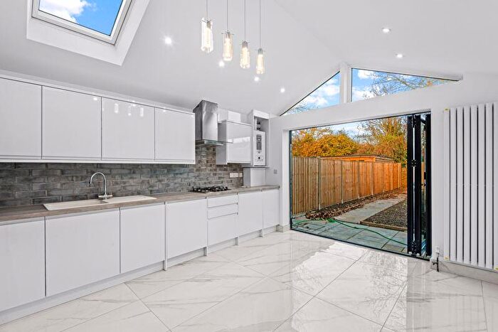 3 Bedroom Terraced House To Rent In Albert Street, Windsor, SL4