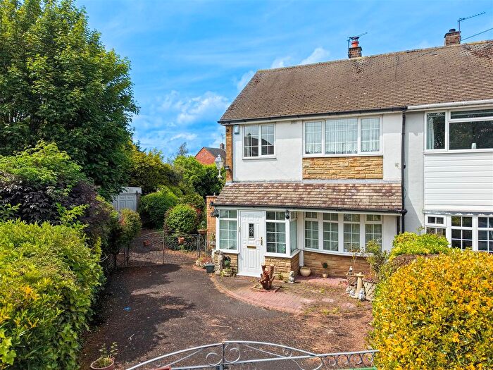 3 Bedroom Property For Sale In Simmonds Close, Walsall, WS3