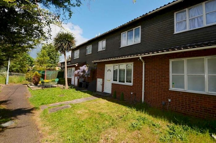 1 Bedroom Semi-Detached House To Rent In Ratcliffe Close, Uxbridge, UB8