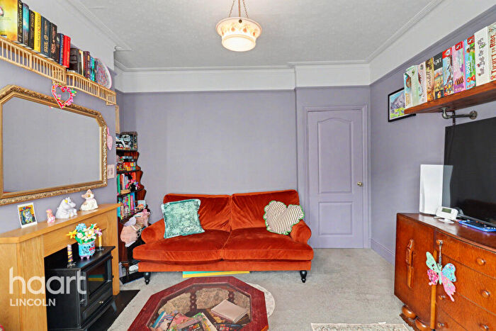 3 Bedroom Terraced House For Sale In Whitehall Grove, Lincoln, LN1