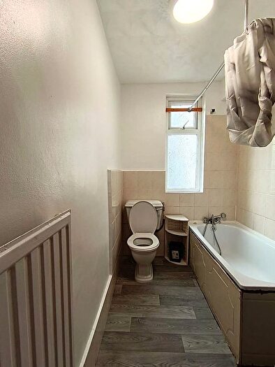 2 Bedroom Flat To Rent In Chepstow Road, Newport, NP19