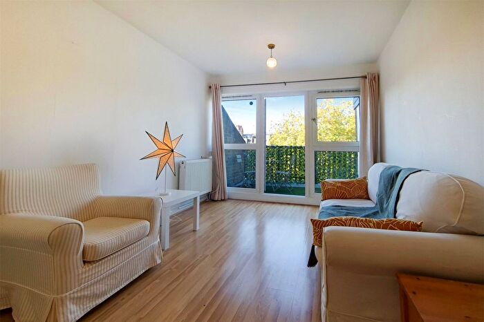 1 Bedroom Flat To Rent In Highbury Grove, Highbury, N5