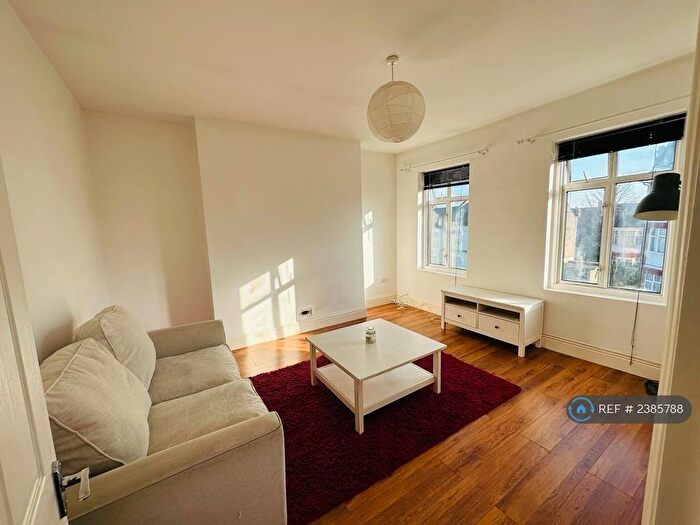 2 Bedroom Flat To Rent In Newnham Road, London, N22