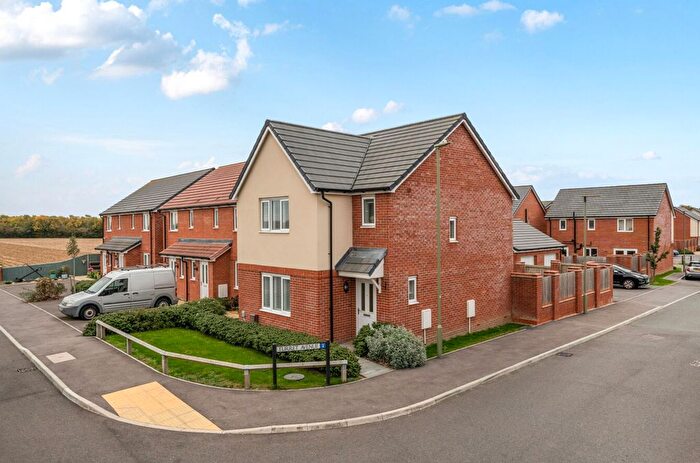 3 Bedroom Detached House For Sale In St Georges Avenue, Warblington, Havant, PO9