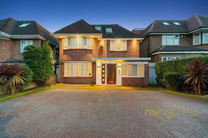6 Bedroom Detached House For Sale In Dorchester Gardens, Hampstead Garden Suburb Borders, NW11