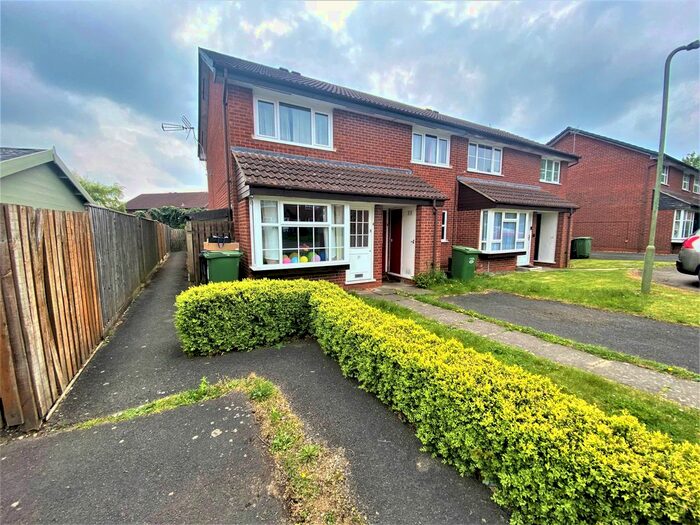 2 Bedroom Flat To Rent In Villeboys Close, Abingdon, OX14