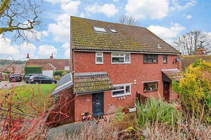 4 Bedroom Semi Detached House For Sale In Saddlers Park, Eynsford, Kent, DA4