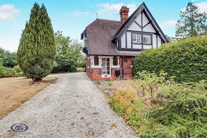 2 Bedroom Cottage For Sale In Crewe Road, Crewe, CW1