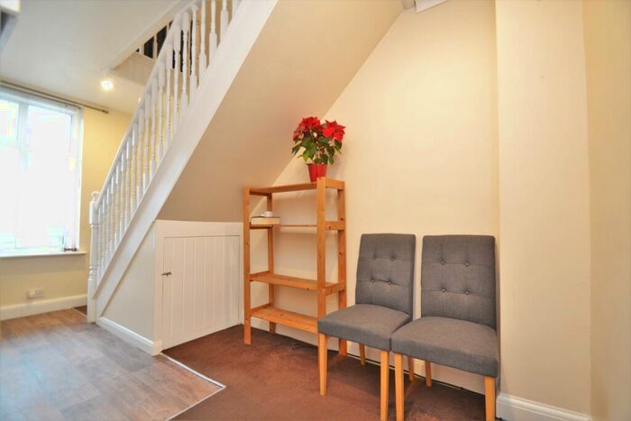 Flat To Rent In Crantock Road Catford, SE6