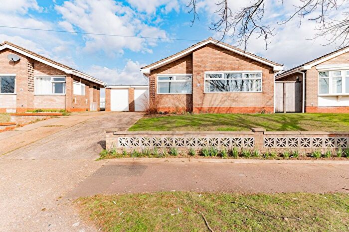 3 Bedroom Detached Bungalow For Sale In Tunstall Drive, Lowestoft, NR32