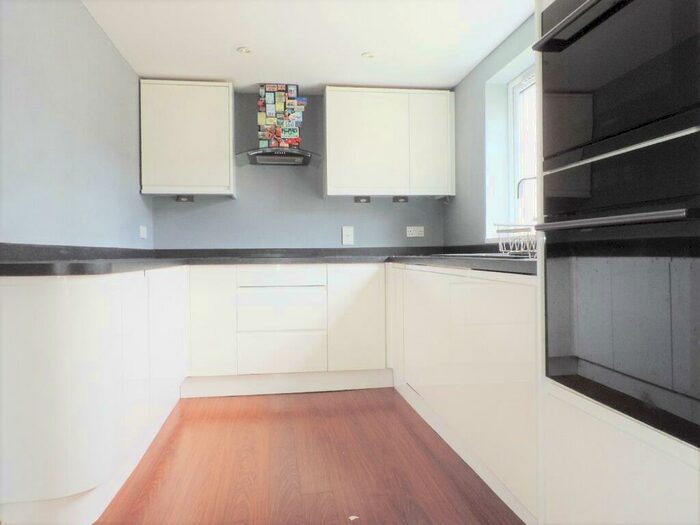 2 Bedroom Flat To Rent In Onslow Street, Guildford, GU1
