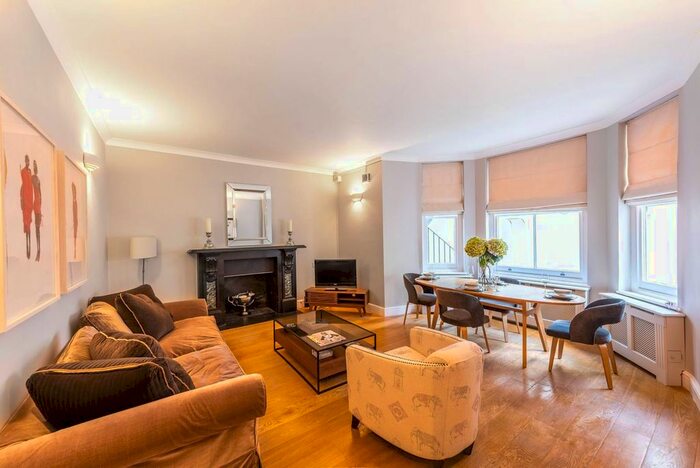 2 Bedroom Maisonette To Rent In Redcliffe Square, Chelsea, London, SW10