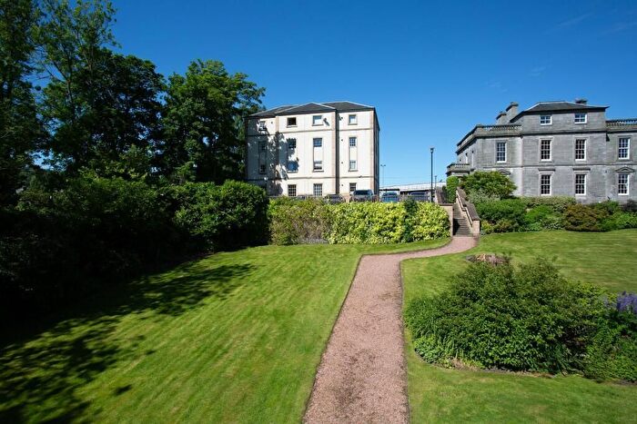 3 Bedroom Flat To Rent In St. Leonard's Court, St. Leonard's Bank, Perth, PH2