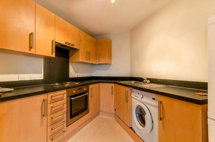 2 Bedroom Flat To Rent In Millicent Grove, , Palmers Green, London, N13