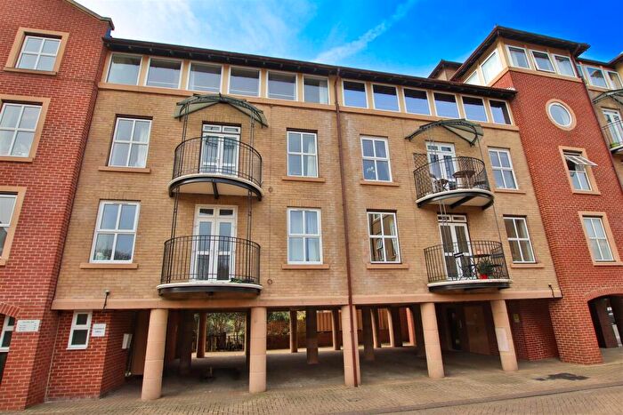2 Bedroom Apartment To Rent In Asturias Way, Ocean Village, Southampton, SO14