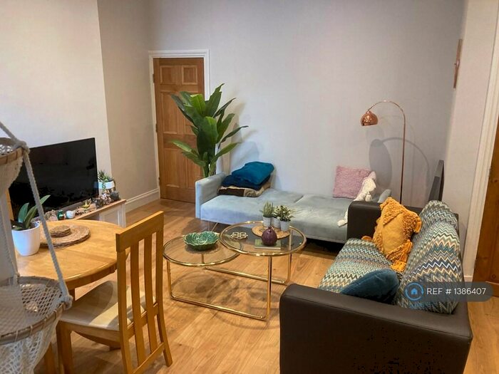 2 Bedroom Flat To Rent In Hampstead, London, NW3
