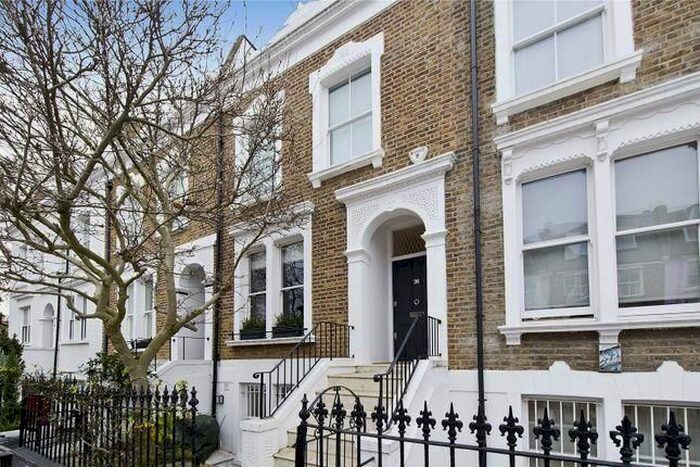 3 Bedroom Property To Rent In Moore Park Road, London, SW6