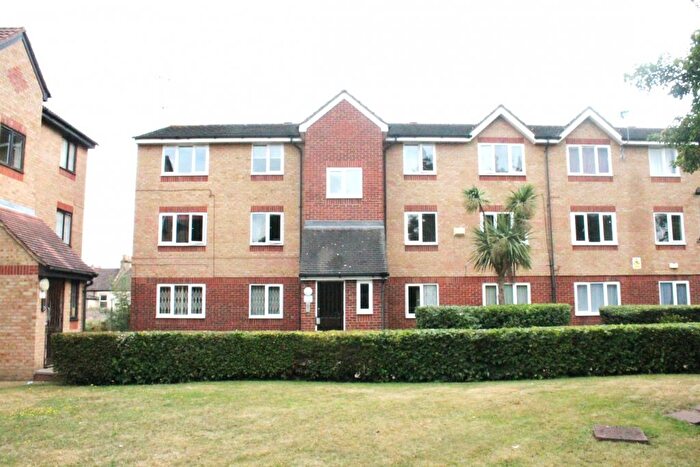 1 Bedroom Flat To Rent In Pycroft Way, London, N9