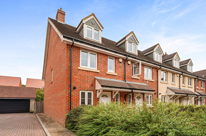 3 Bedroom End Of Terrace House For Sale In Hunters Place, Hindhead, Surrey, GU26