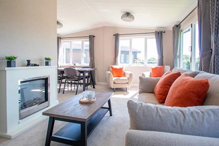 2 Bedroom Park Home For Sale In Merley House Lane, Ashington, Wimborne, BH21