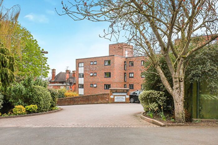 2 Bedroom Flat For Sale In Belvedere Drive, Wimbledon, London, SW19