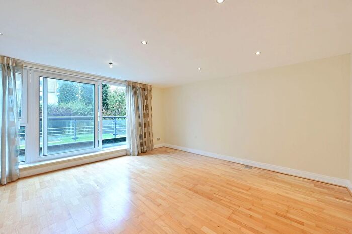 Studio To Rent In Smugglers Way, Wandsworth, London, SW18