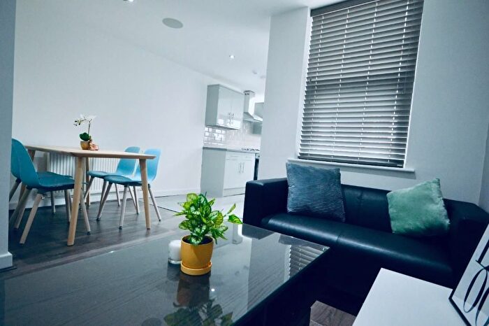 6 Bedroom Semi-Detached House To Rent In Ling Street, Liverpool, L7