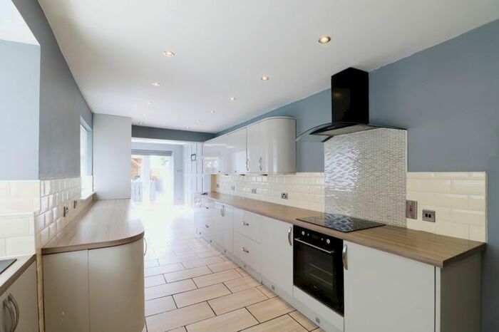 3 Bedroom Terraced House To Rent In Alliance Avenue, Hull, HU3