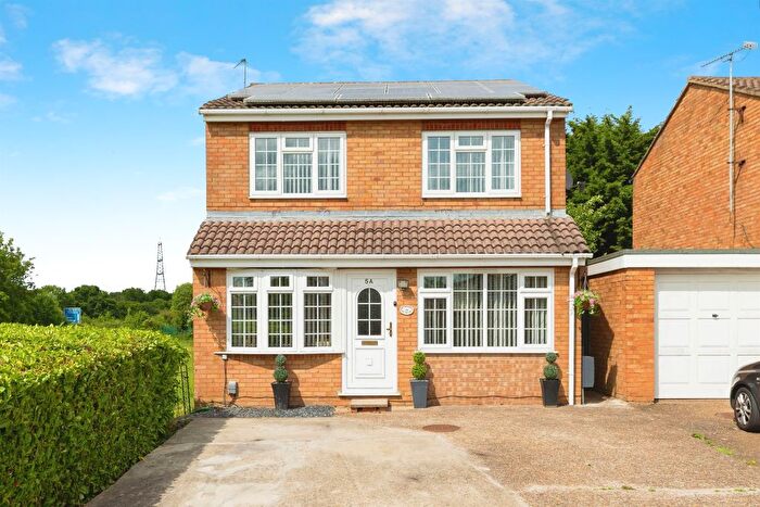 4 Bedroom Detached House For Sale In Caister Close, Stevenage, SG1