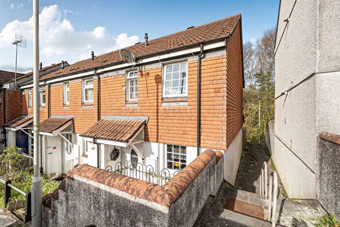 2 Bedroom Terraced House For Sale In Debden Close, PL5