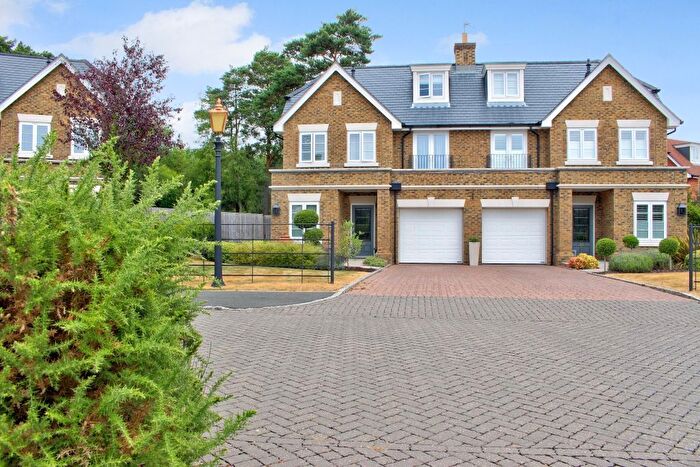 3 Bedroom Town House For Sale In Kingswood, Ascot, SL5