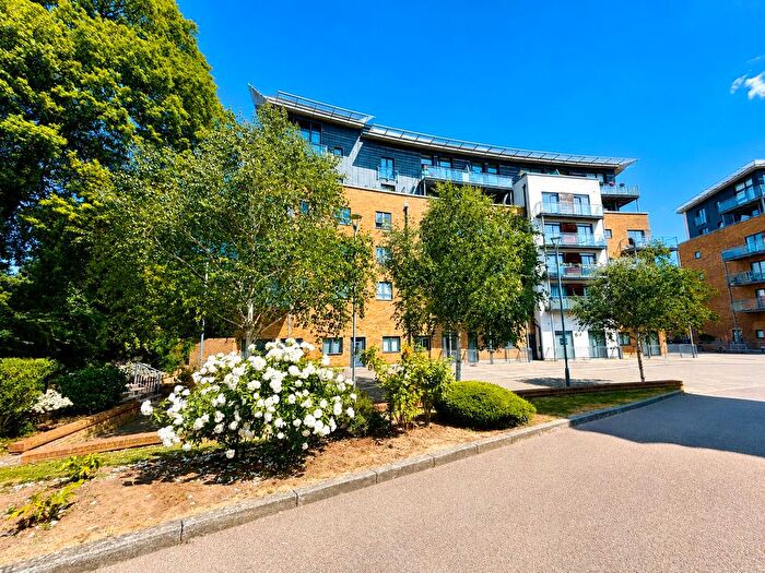 2 Bedroom Flat For Sale In Hither Green Lane, London, SE13