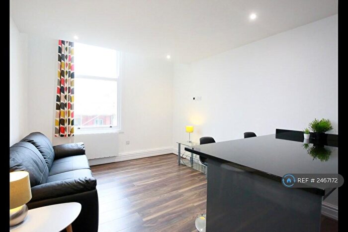 1 Bedroom Flat To Rent In East Parade, Leeds, LS1
