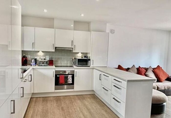 2 Bedroom Flat To Rent In Carey Lane, Waterlooville, PO7