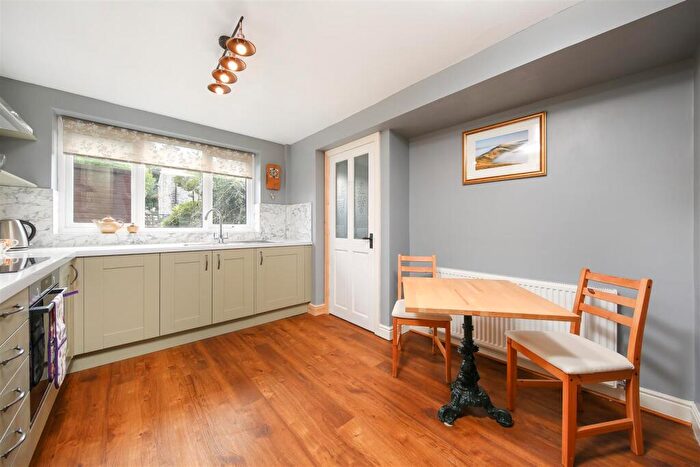 2 Bedroom End Of Terrace House To Rent In Post Office Row, Litton, Buxton, SK17
