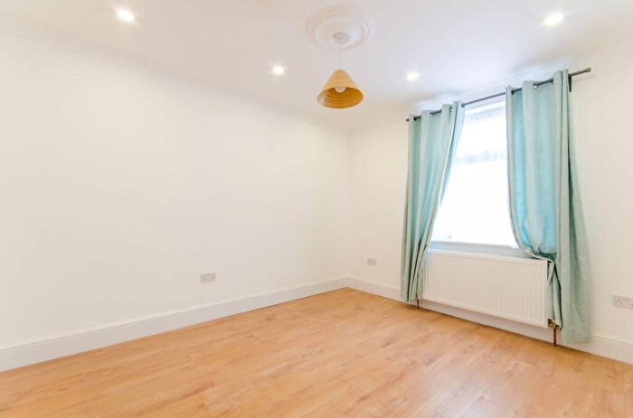 6 Bedroom Terraced House To Rent In Jewel Road, Walthamstow, London, E17