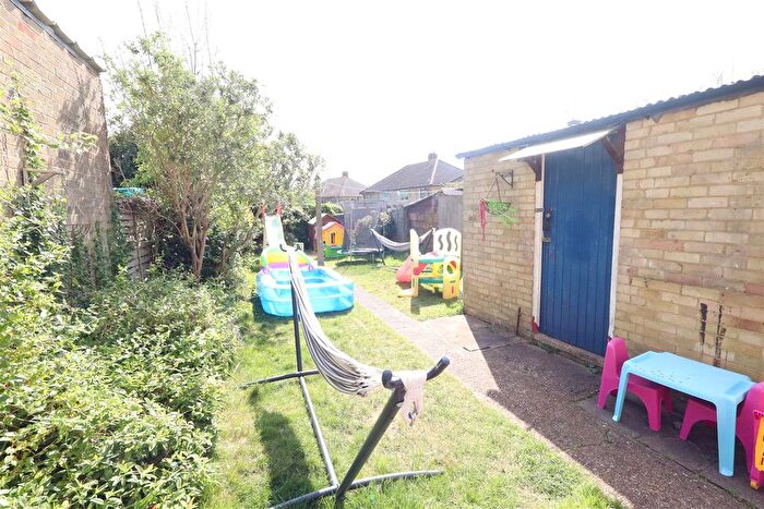 2 Bedroom End Of Terrace House To Rent In Cotesmore Road, Hemel Hempstead, HP1