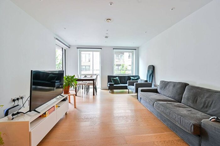 2 Bedroom Flat To Rent In Sayer Street, Southwark, SE17