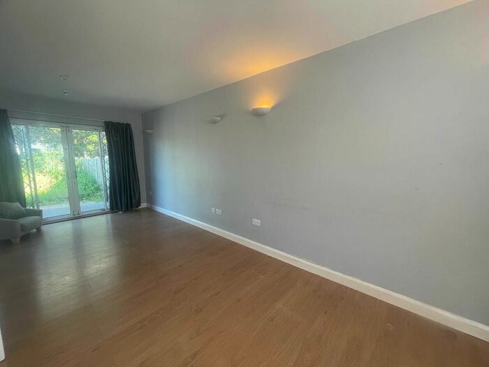 3 Bedroom Semi-Detached House To Rent In Kenmore Avenue, Harrow, Greater London, HA3