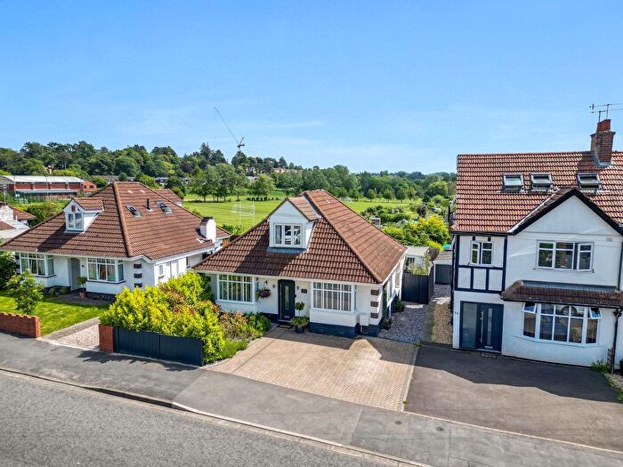 4 Bedroom Detached Bungalow For Sale In Timberdine Avenue, Battenhall, Worcester, WR5