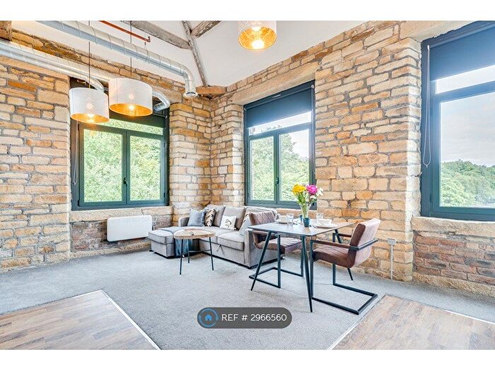2 Bedroom Flat To Rent In Britannia Road, Huddersfield, HD3