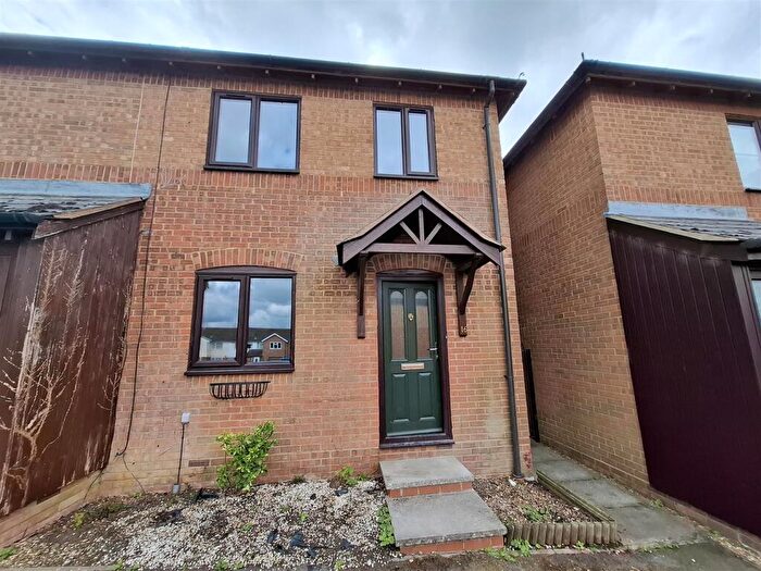 3 Bedroom End Of Terrace House To Rent In Woolrich Gardens, Stony Stratford, Milton Keynes, MK11