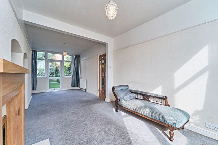 3 Bedroom Semi-detached House For Sale In Lynton Avenue, Wolverhampton, WV6